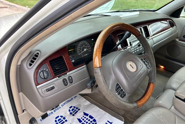 used 2004 Lincoln Town Car car, priced at $7,950