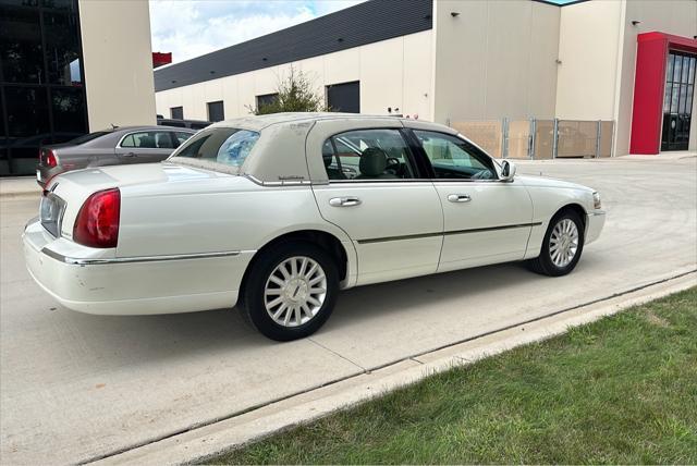 used 2004 Lincoln Town Car car, priced at $7,950