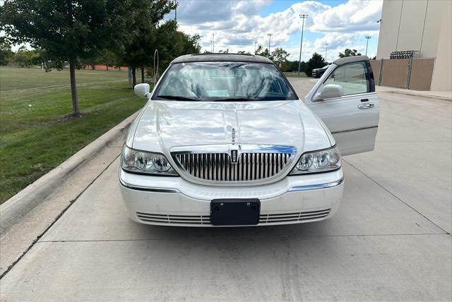 used 2004 Lincoln Town Car car, priced at $7,950