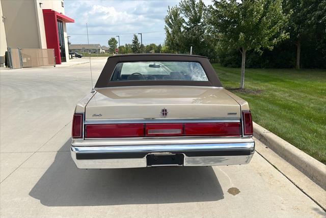 used 1985 Lincoln Town Car car, priced at $12,950