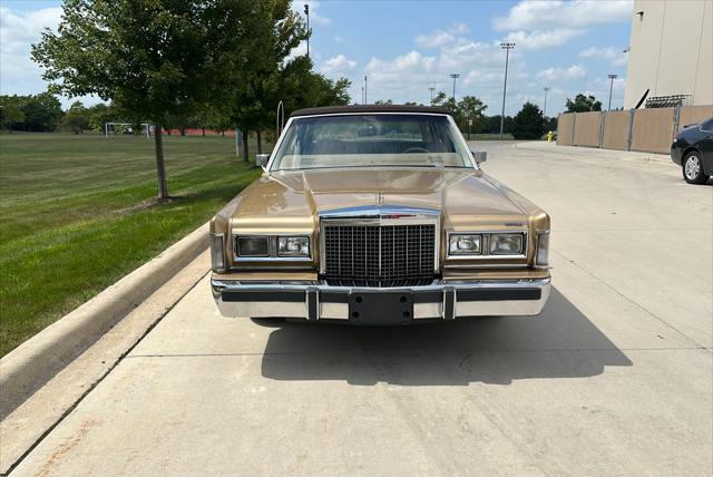 used 1985 Lincoln Town Car car, priced at $12,950