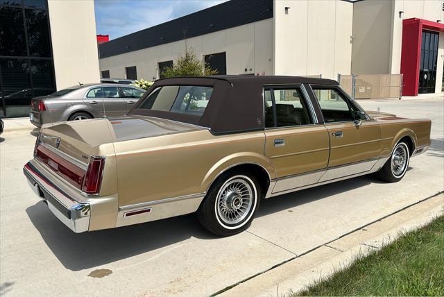 used 1985 Lincoln Town Car car, priced at $12,950