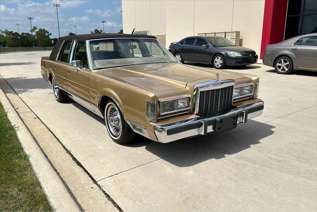 used 1985 Lincoln Town Car car, priced at $12,950