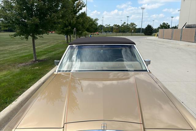 used 1985 Lincoln Town Car car, priced at $12,950