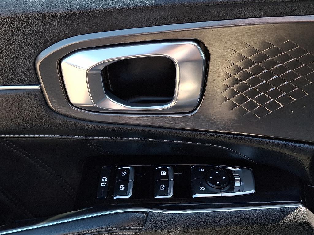 used 2022 Kia Sorento car, priced at $25,995