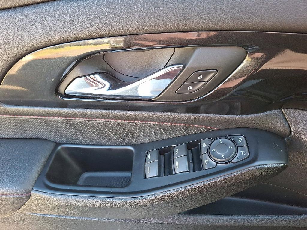 used 2023 Chevrolet Traverse car, priced at $36,202