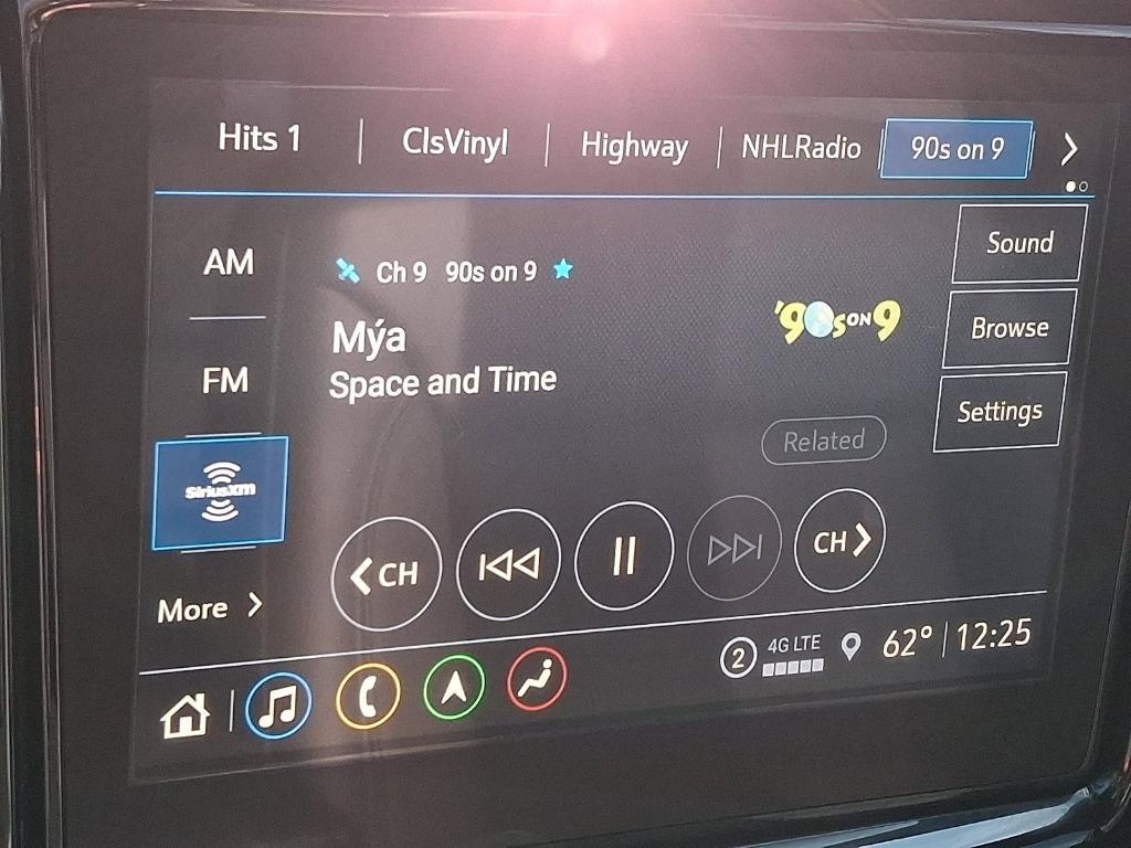 used 2023 Chevrolet Traverse car, priced at $36,202