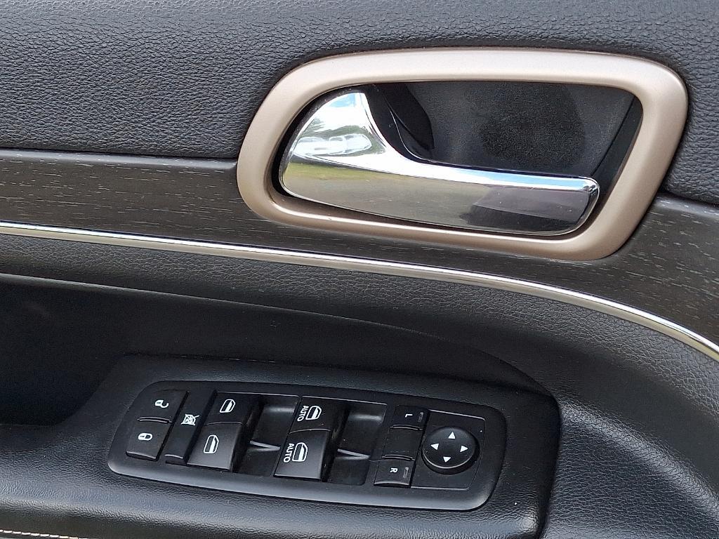 used 2016 Jeep Grand Cherokee car, priced at $16,996