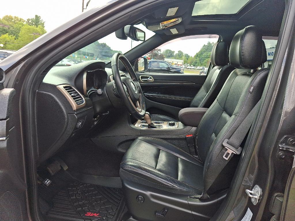used 2016 Jeep Grand Cherokee car, priced at $16,996