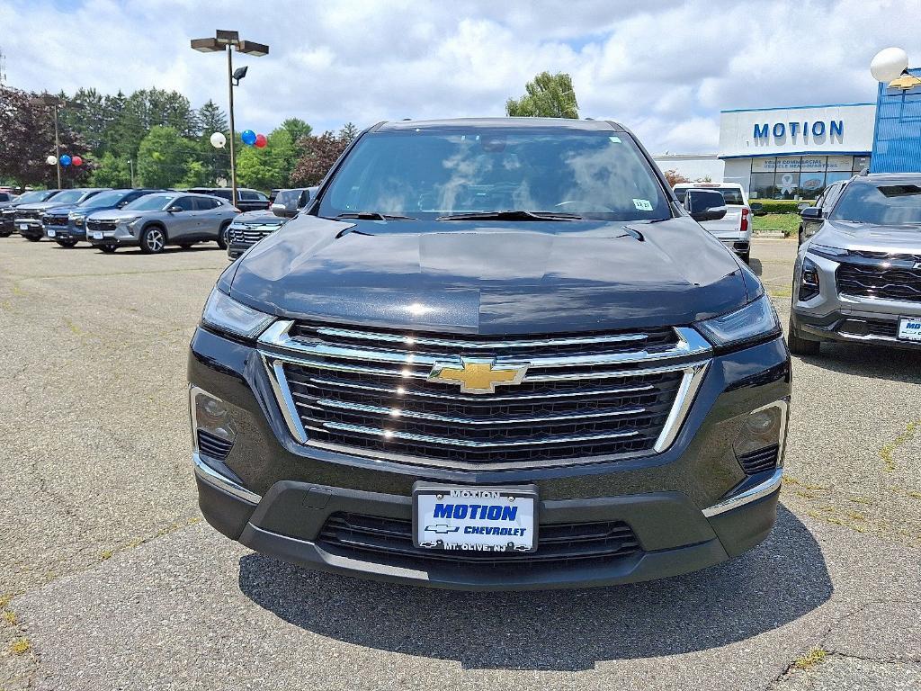 used 2023 Chevrolet Traverse car, priced at $29,499