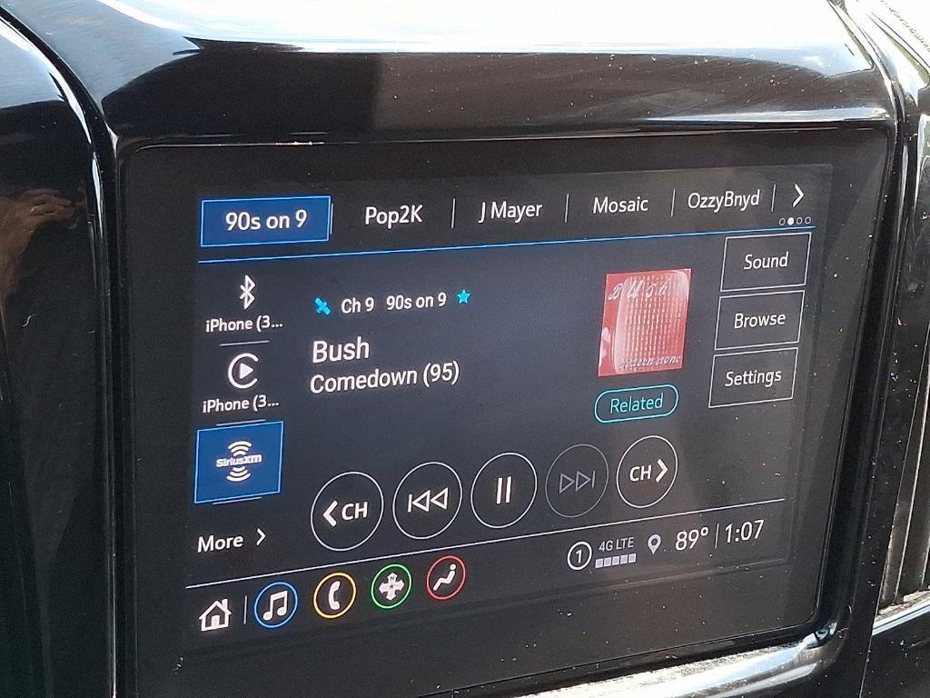 used 2023 Chevrolet Traverse car, priced at $29,499