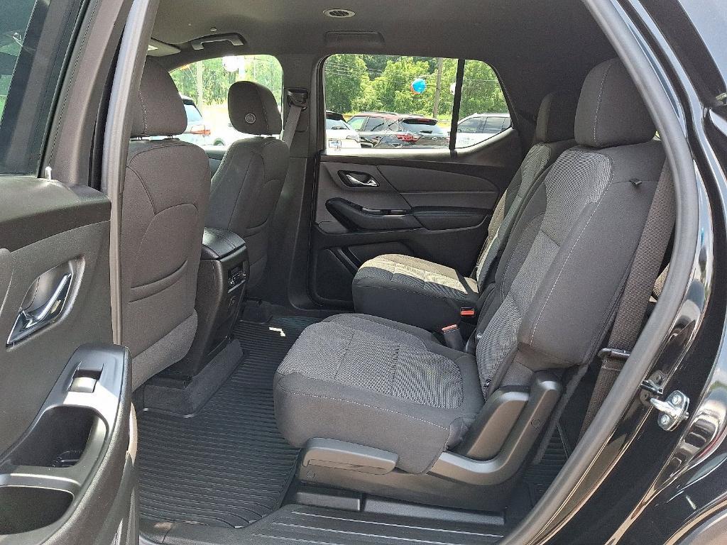 used 2023 Chevrolet Traverse car, priced at $29,499