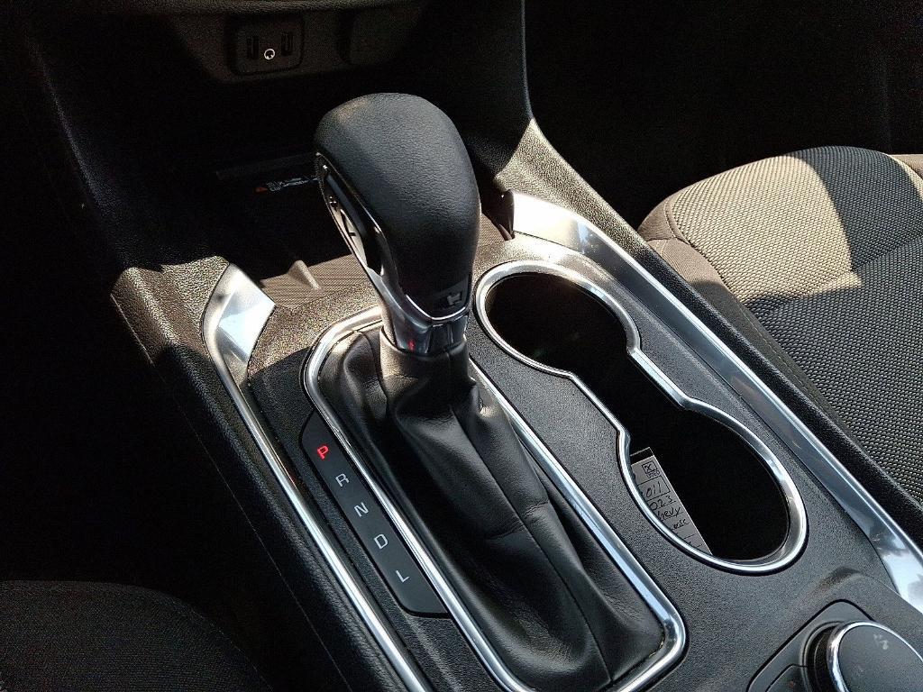 used 2023 Chevrolet Traverse car, priced at $29,499