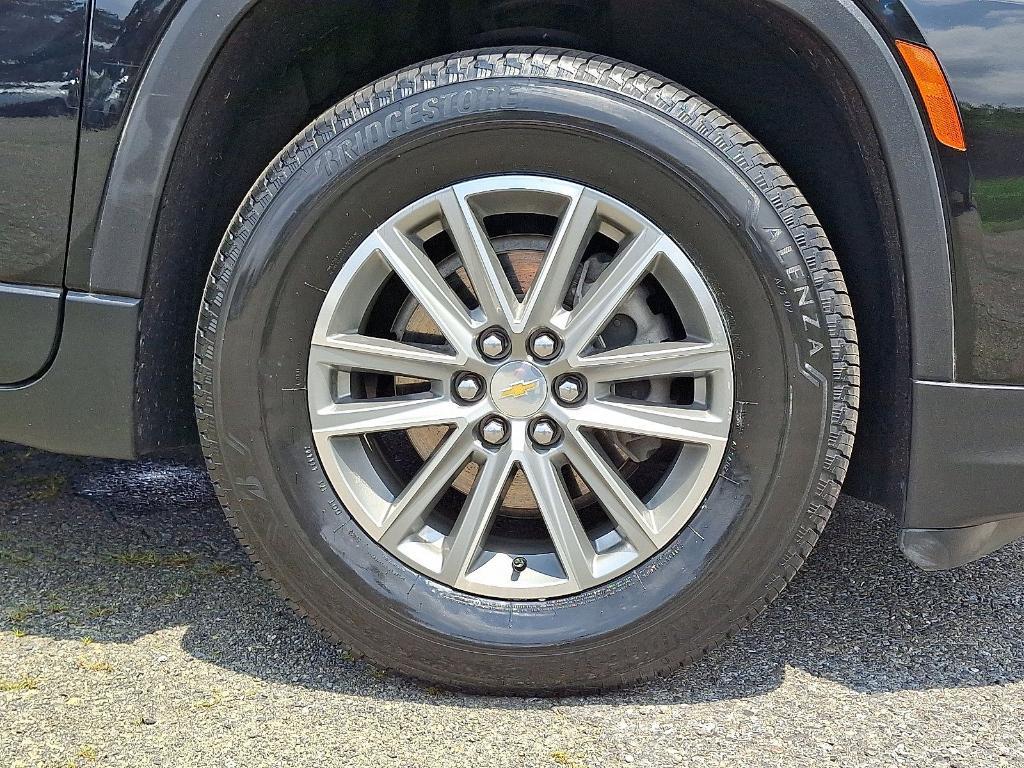 used 2023 Chevrolet Traverse car, priced at $29,499