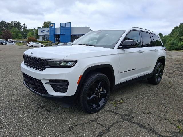 used 2023 Jeep Grand Cherokee car, priced at $31,480
