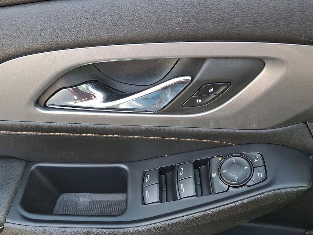 used 2021 Chevrolet Traverse car, priced at $27,495