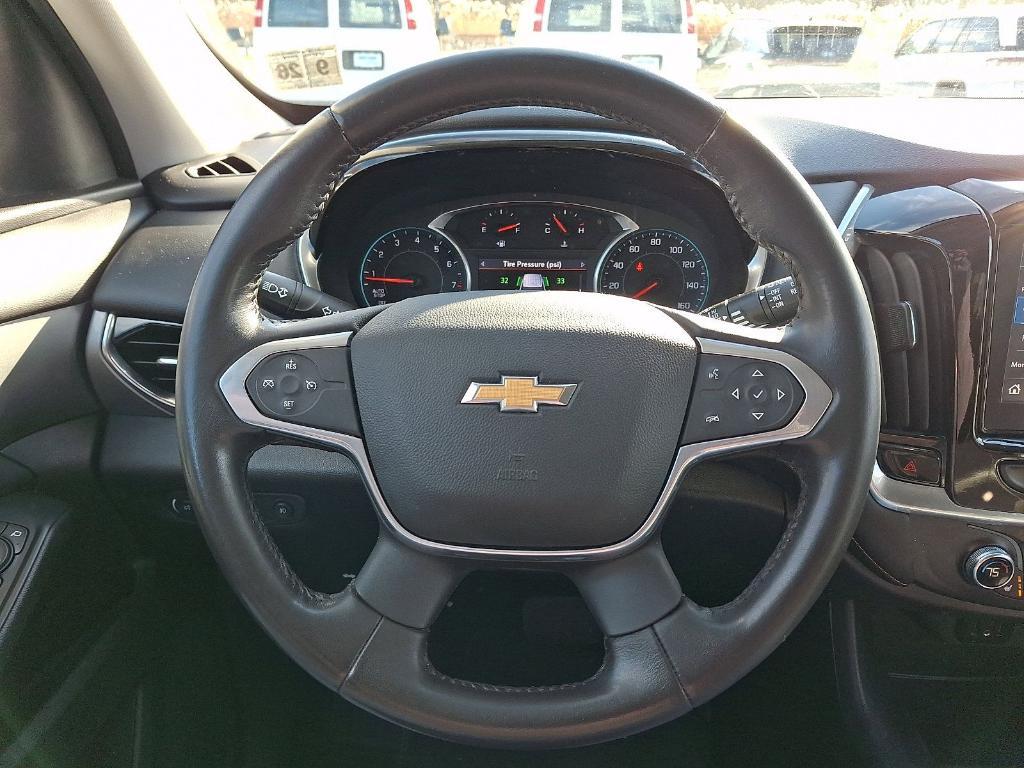 used 2021 Chevrolet Traverse car, priced at $27,495