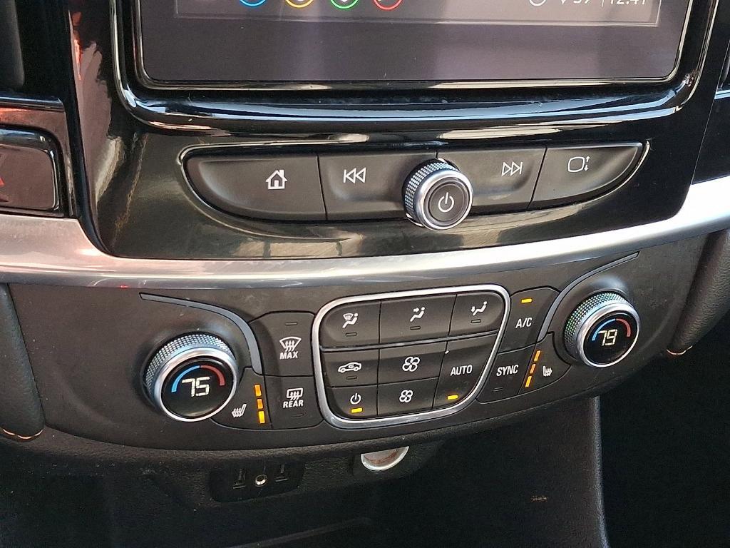 used 2021 Chevrolet Traverse car, priced at $27,495