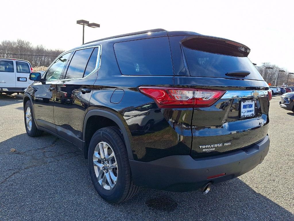 used 2021 Chevrolet Traverse car, priced at $27,495
