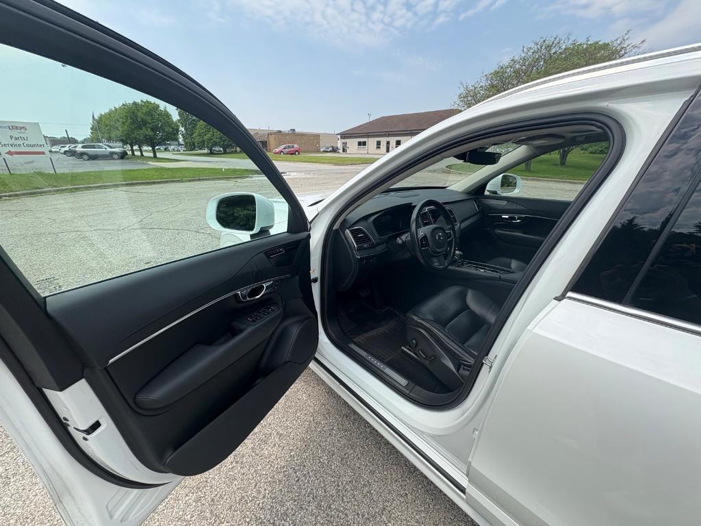 used 2020 Volvo XC90 car, priced at $22,316