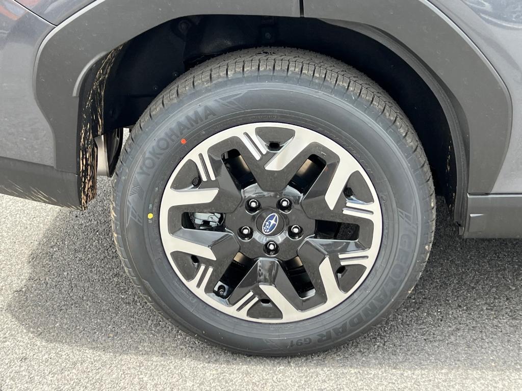 new 2025 Subaru Forester car, priced at $32,518