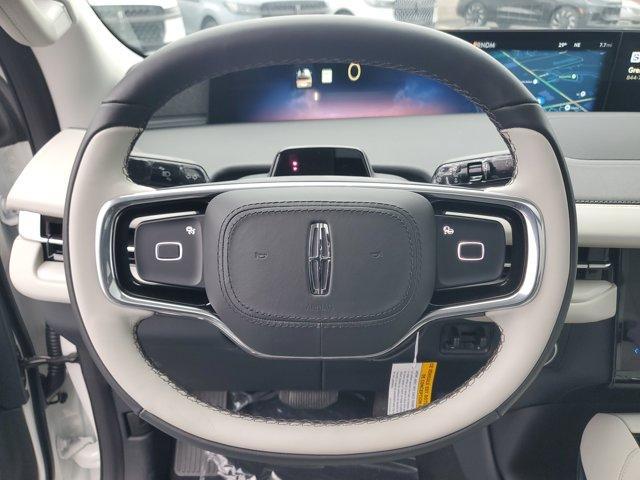 new 2025 Lincoln Navigator car, priced at $96,317