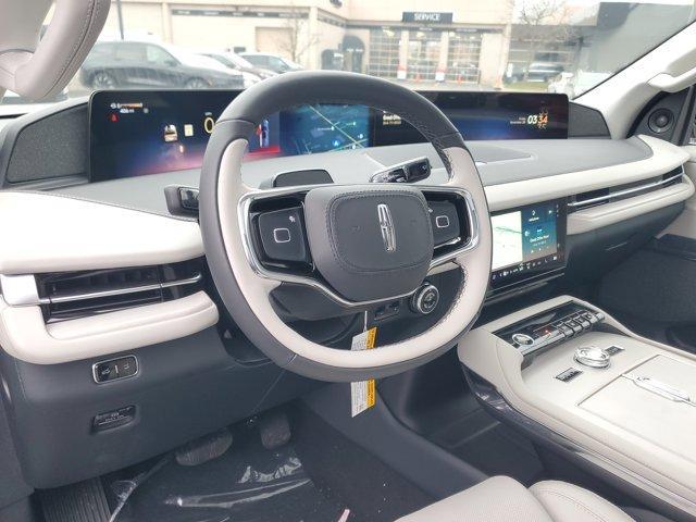 new 2025 Lincoln Navigator car, priced at $96,317