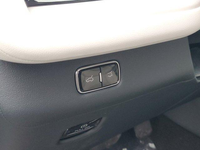 new 2025 Lincoln Navigator car, priced at $96,317