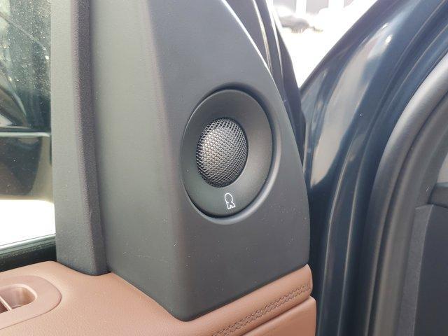 new 2025 Lincoln Navigator car, priced at $93,704