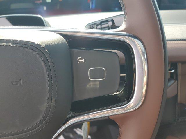 new 2025 Lincoln Navigator car, priced at $93,704