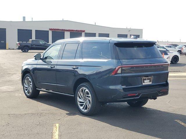 new 2025 Lincoln Navigator car, priced at $93,704