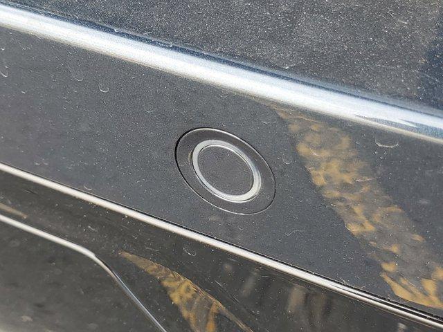 new 2025 Lincoln Navigator car, priced at $93,704