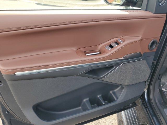 new 2025 Lincoln Navigator car, priced at $93,704