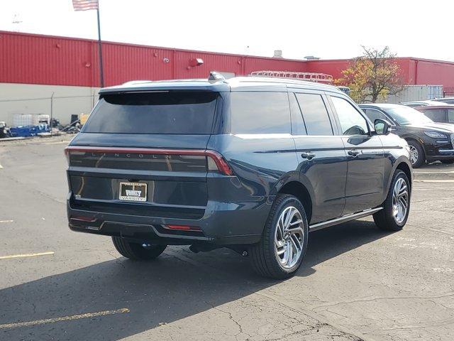 new 2025 Lincoln Navigator car, priced at $93,704
