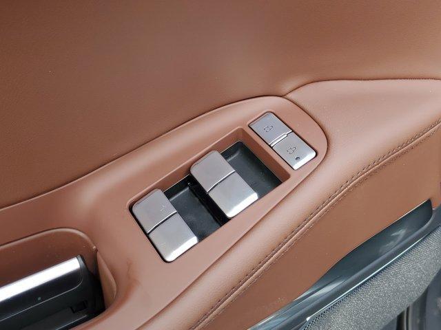 new 2025 Lincoln Navigator car, priced at $93,704