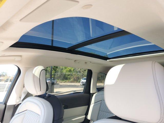 new 2025 Lincoln Nautilus car, priced at $70,112