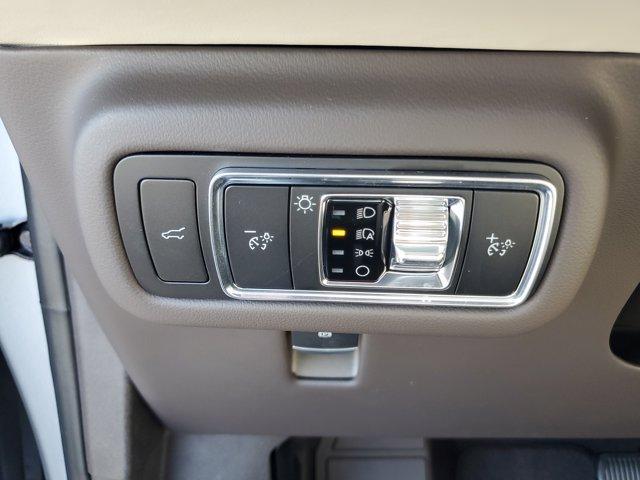 new 2025 Lincoln Nautilus car, priced at $70,112