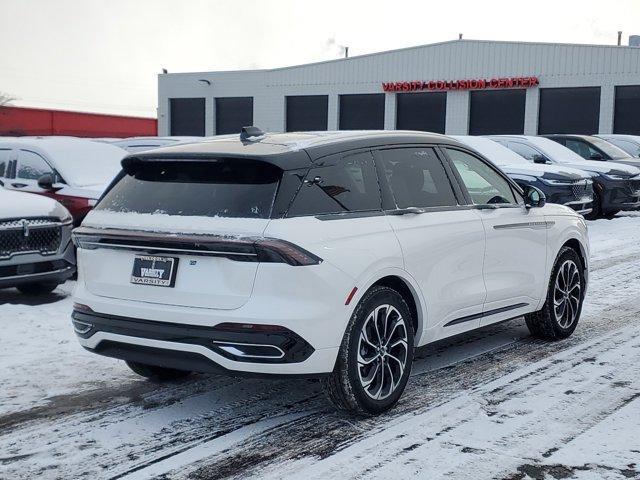 new 2025 Lincoln Nautilus car, priced at $57,704