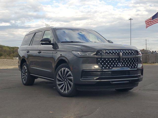 new 2025 Lincoln Navigator car, priced at $110,647