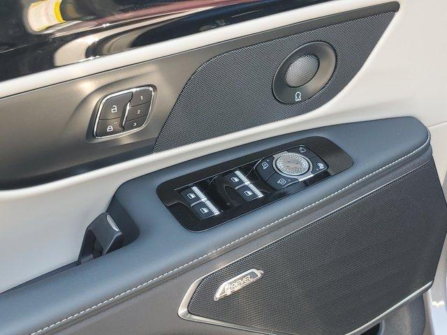 new 2025 Lincoln Nautilus car, priced at $57,428