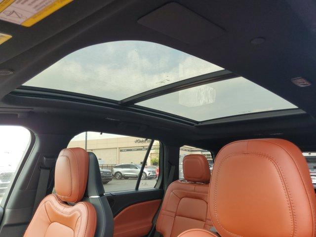 new 2025 Lincoln Aviator car, priced at $70,682