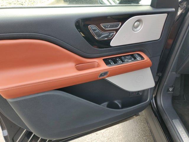 new 2025 Lincoln Aviator car, priced at $70,682