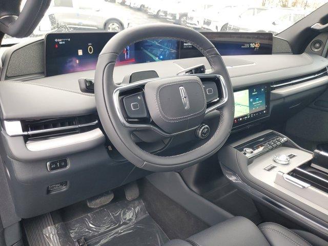 new 2025 Lincoln Navigator car, priced at $95,932