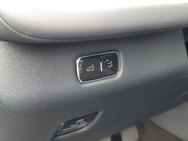 new 2025 Lincoln Navigator car, priced at $95,932