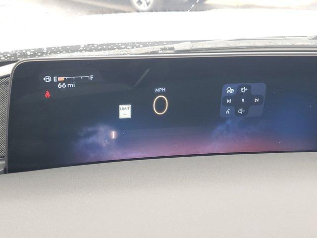 new 2025 Lincoln Navigator car, priced at $95,932