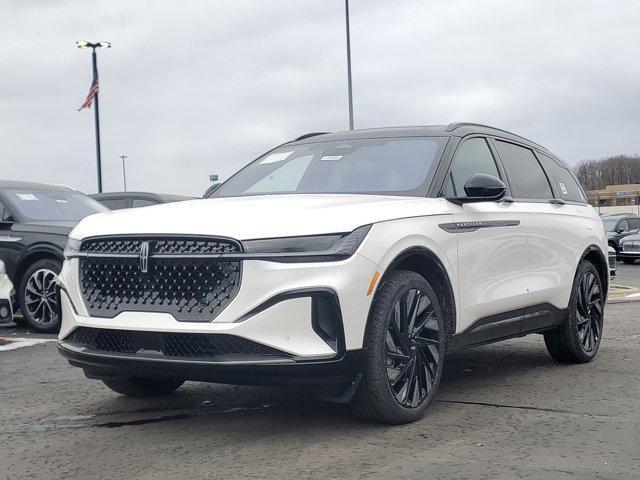 new 2025 Lincoln Nautilus car, priced at $61,904