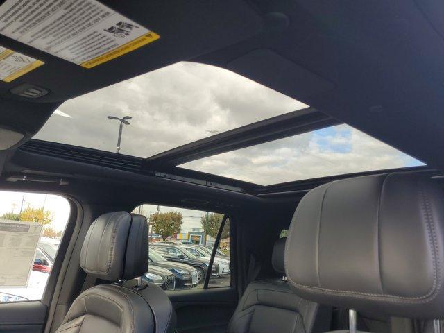 new 2025 Lincoln Navigator car, priced at $95,626