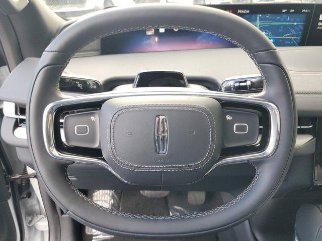 new 2025 Lincoln Navigator car, priced at $95,626
