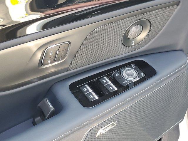 new 2025 Lincoln Nautilus car, priced at $60,181