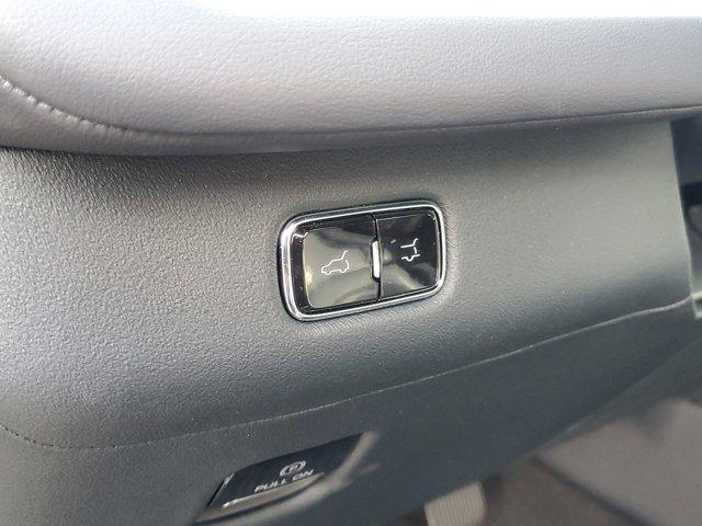 new 2025 Lincoln Navigator car, priced at $95,603